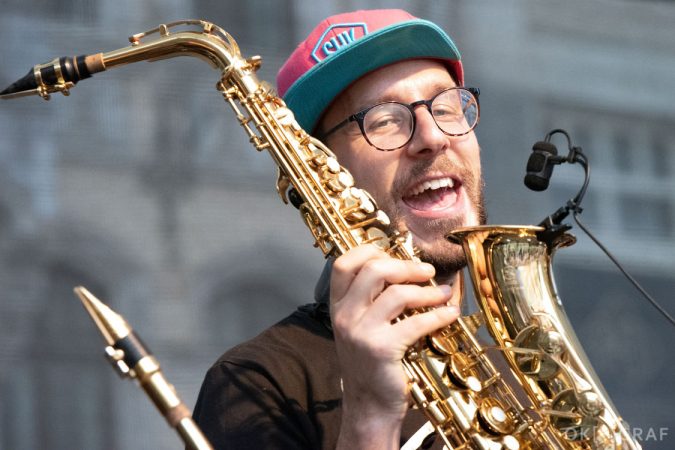 Saxofonista Ondřej Štěpán na koncertu Superhero killers v Liberci v červenci 2021. Okograf. Pavla Bernardová.